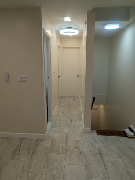 Building Photo - 208 Howard Ave