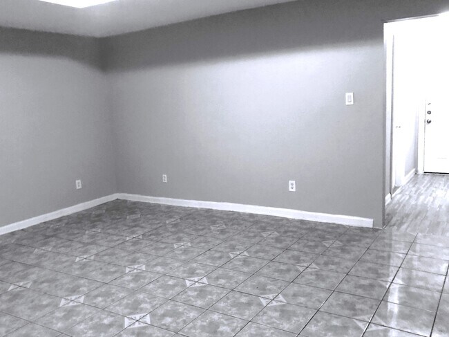 Building Photo - 5114 Laura Koppe Rd