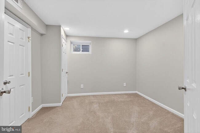 Building Photo - 11922 Holly Spring Dr