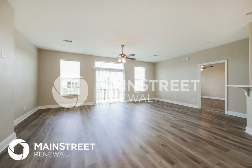 Building Photo - 3202 6th St W