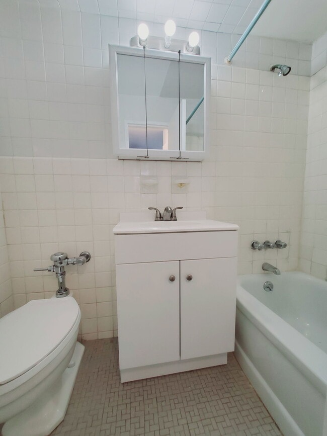 Building Photo - 125 Prospect St