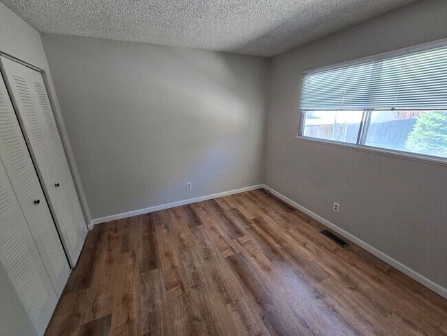 Building Photo - Bright and Spacious Northwest Reno Home wi...