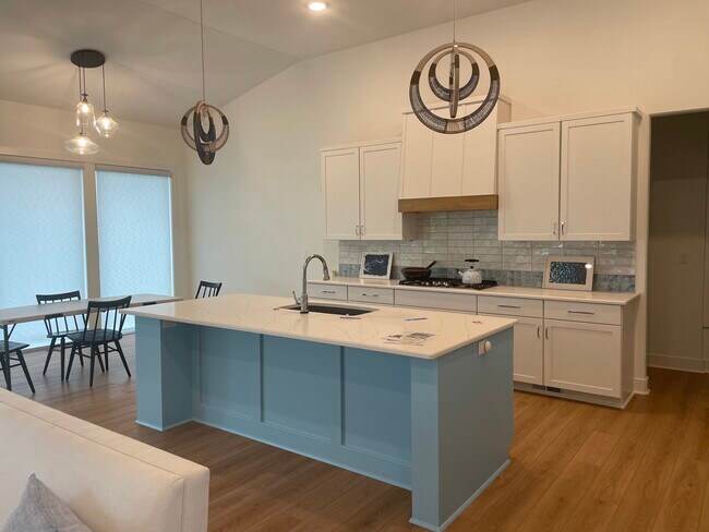 Building Photo - 2702 N Eagle St