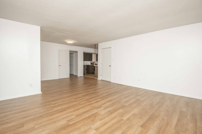 Building Photo - 3051 Dow Dr