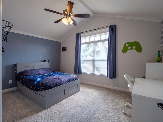 Building Photo - 3960 Landings Cir