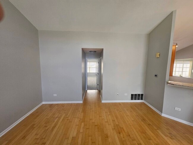 Building Photo - 2935 Rutland Cir