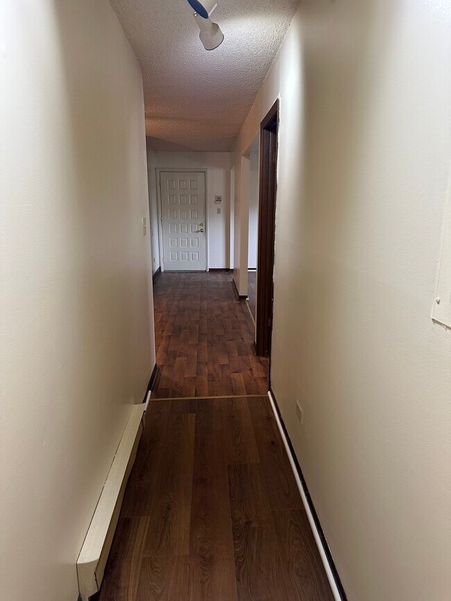 Building Photo - 1473 Rock Run Dr