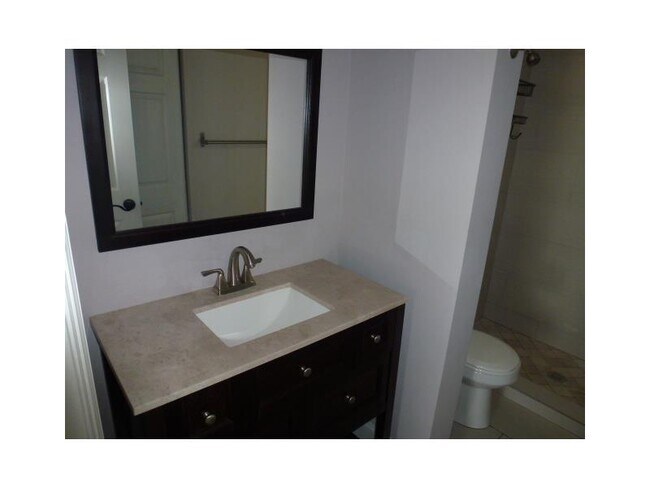 Building Photo - 21895 Lake Forest Cir