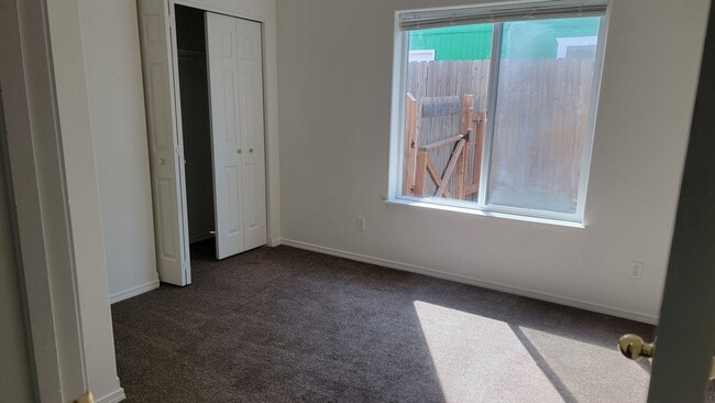 Building Photo - 3 Bedroom Home Near Fairchild Air Force Base