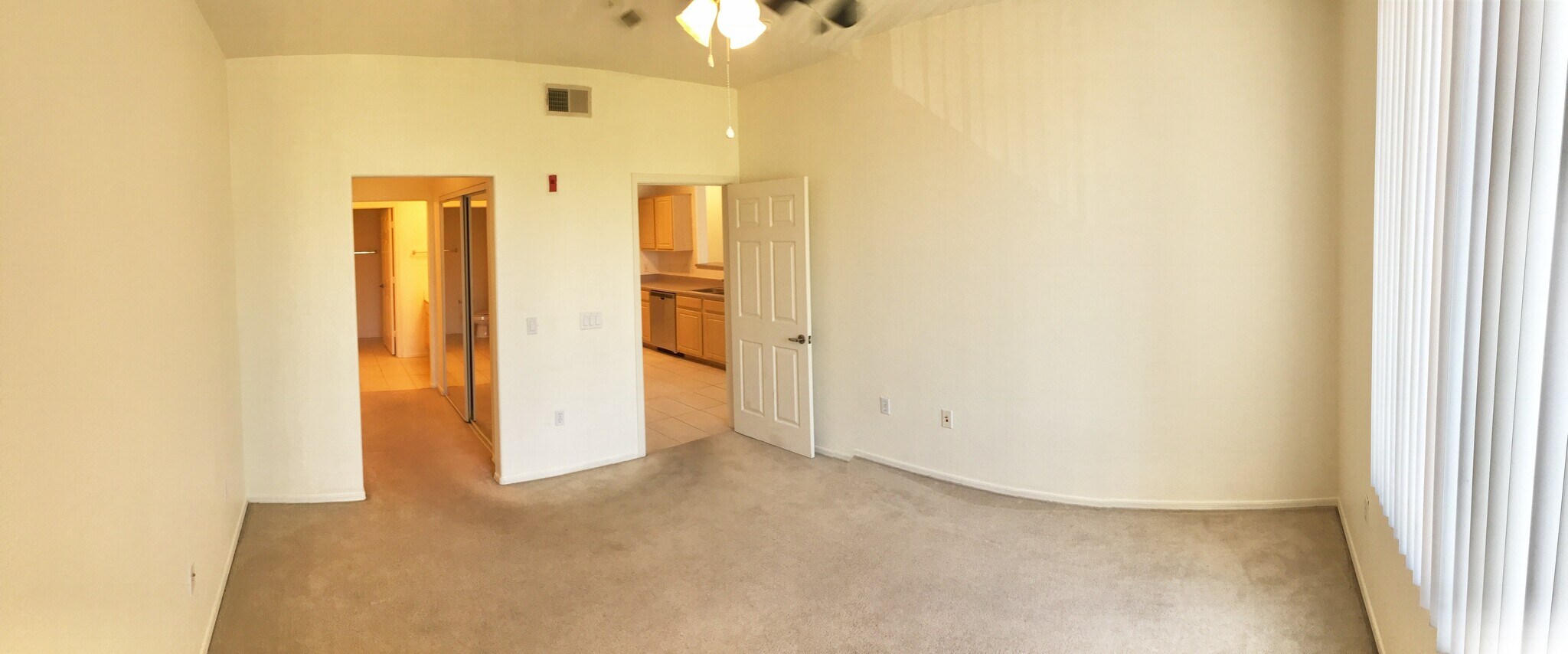 Building Photo - 420 W 1st St