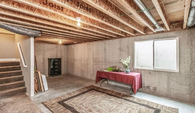 Building Photo - Sublease - 3 Bedroom Townhome Available Ja...