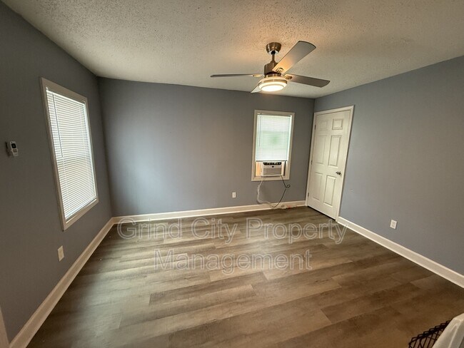 Building Photo - 3067 Princeton Ave