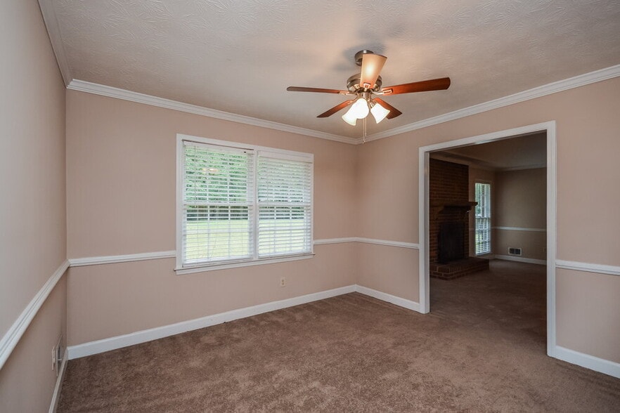 Building Photo - 2975 Camary Pl Dr SE