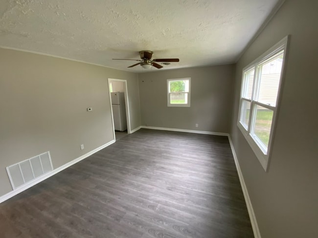 Building Photo - 420 Spayer Ln
