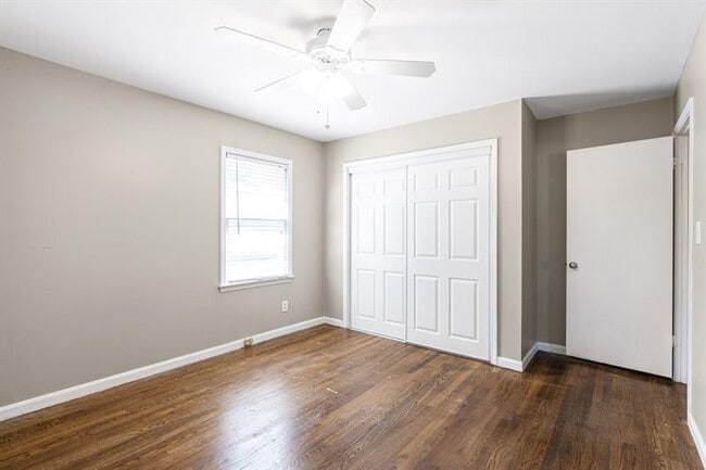 Building Photo - 1517 Gaylor Cir SE