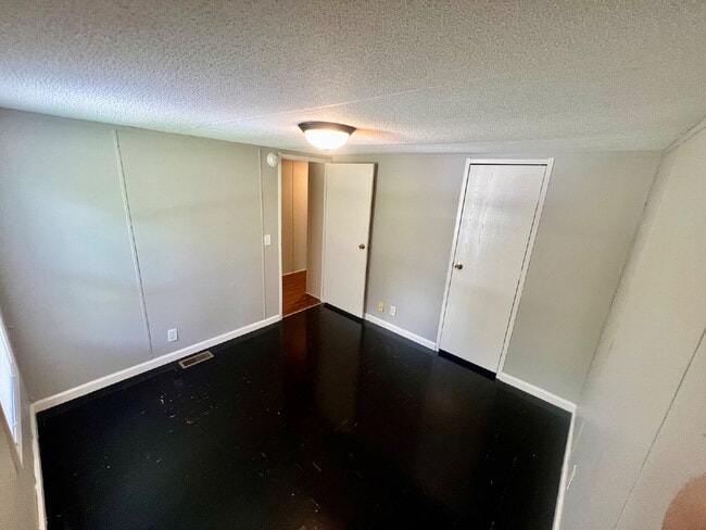 Building Photo - 1012 Ross Ln