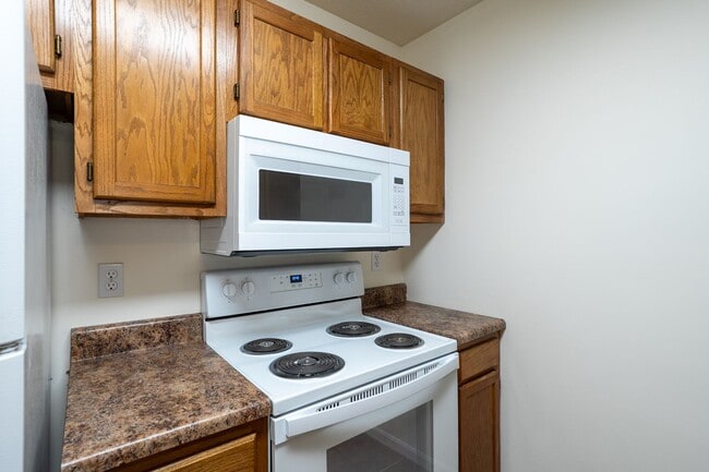 Building Photo - 5005-5007 Carrie Ridge Dr.