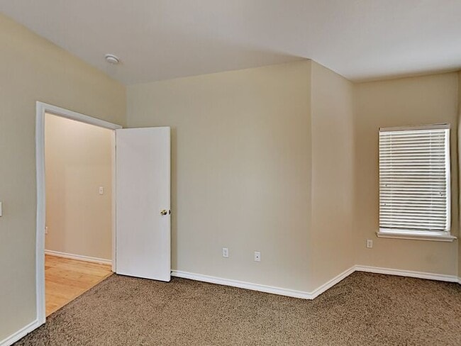 Building Photo - No Application Fees* $500 Off 1st Month - ...