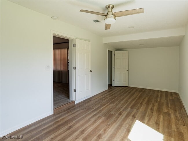 Building Photo - 2352 Sunnyview Dr