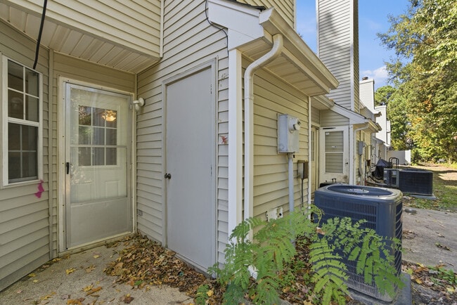 Building Photo - 55 Treasure Key