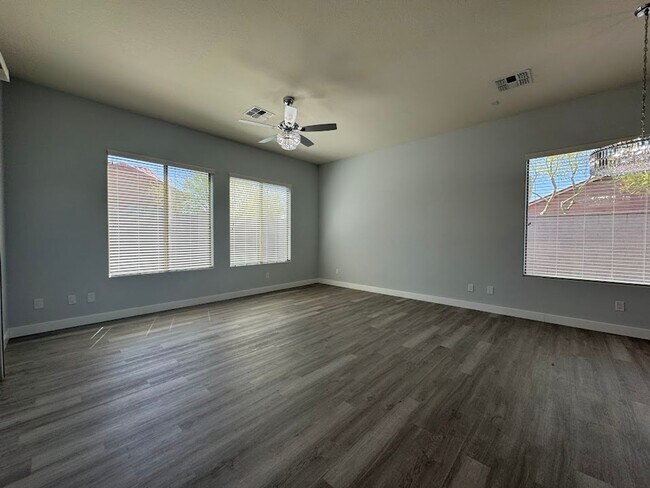 Building Photo - BEAUTIFUL 4 BEDROOM 2 BATHROOM HOME IN PHO...