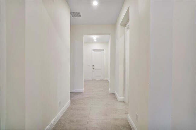 Building Photo - 11785 Waterway Cir
