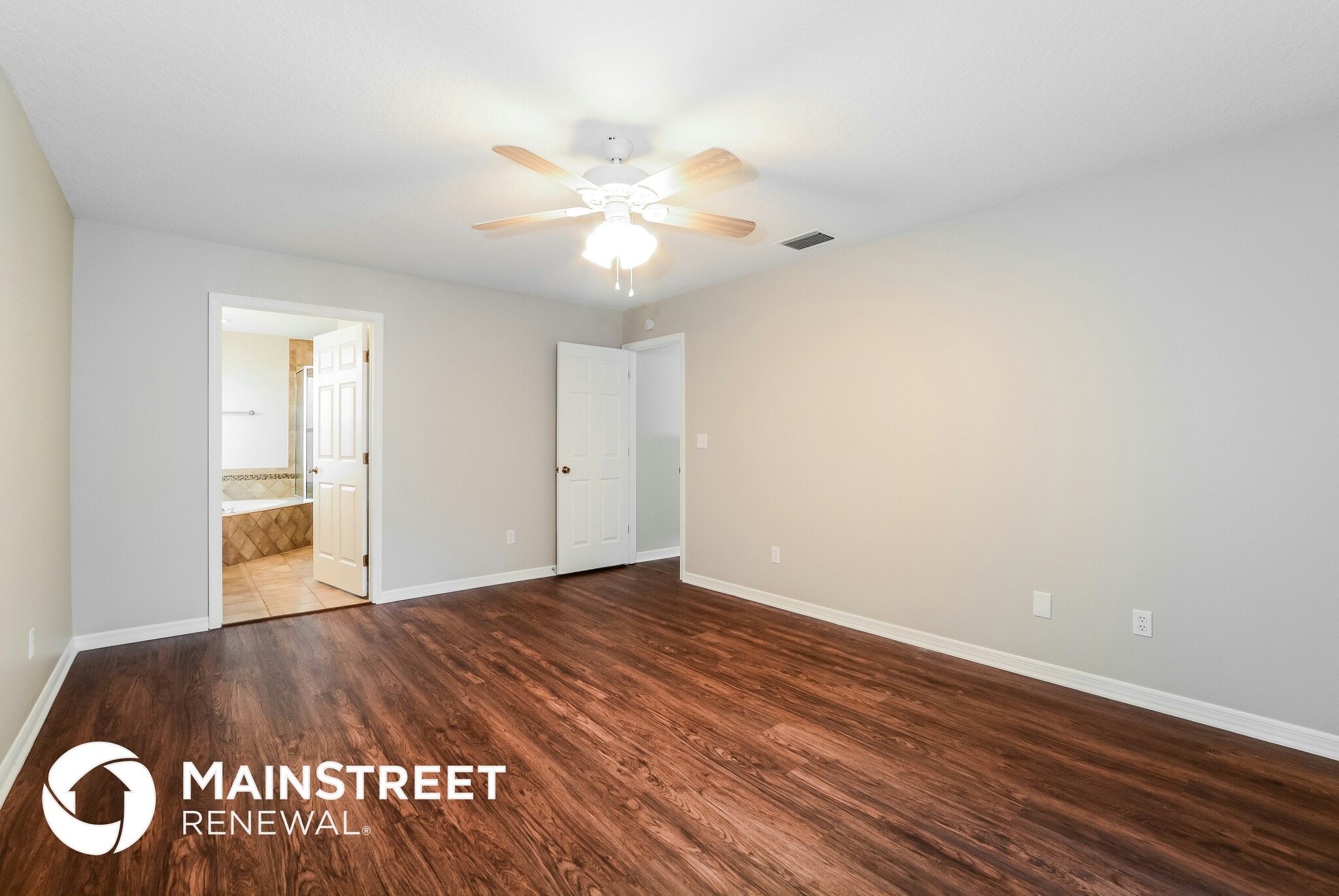 Building Photo - 33303 Lake Bend Cir