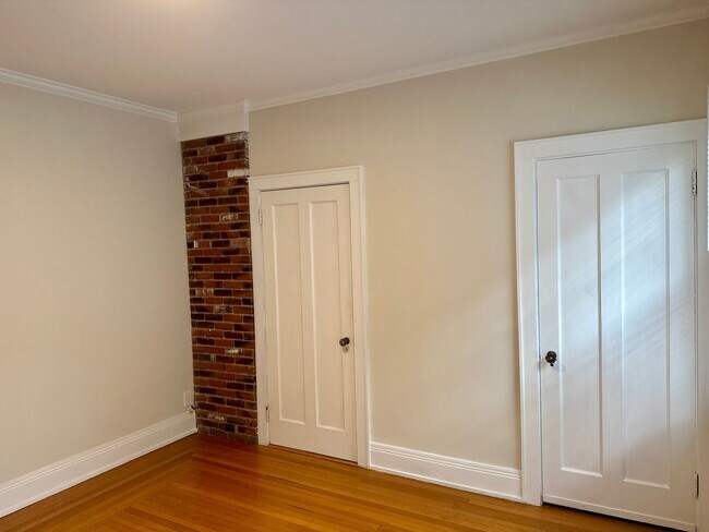 Building Photo - 3590 Outlook Ave
