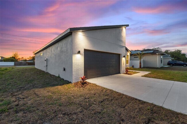 Building Photo - 115 Big Sioux Dr