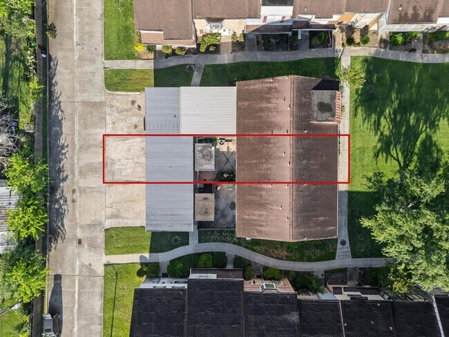 Building Photo - 1076 Willow Oaks Cir