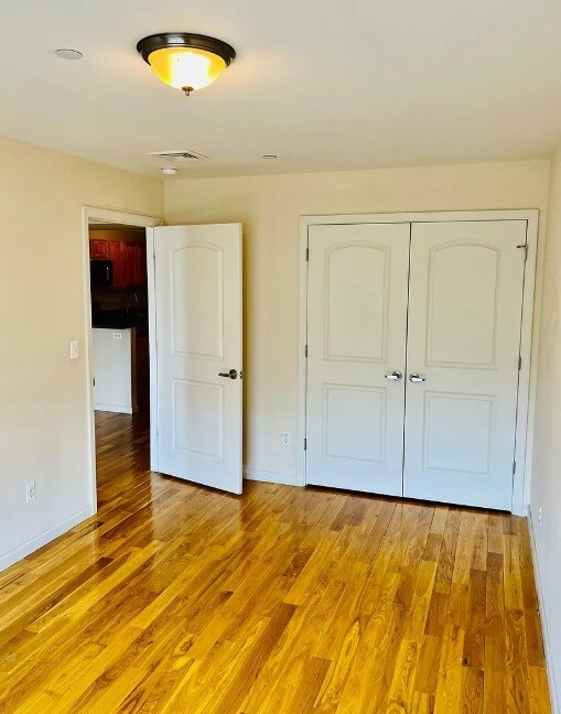 Building Photo - 143 Main St