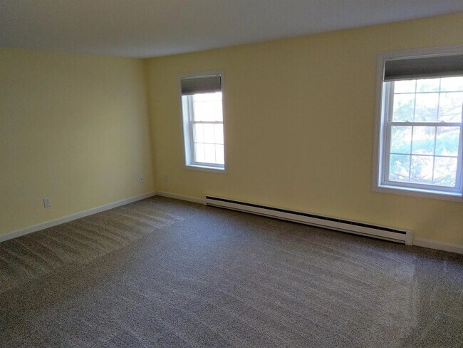 Building Photo - 14 Wellstone Dr