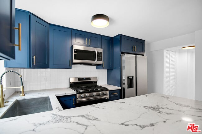 Building Photo - 1021 N Genesee Ave