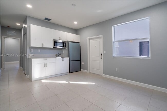 Building Photo - 16225 SW 147th Ct