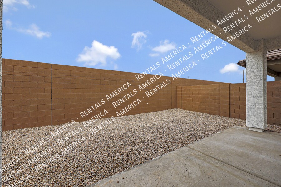 Building Photo - 5938 N 90th Dr