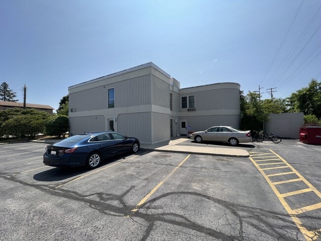 Building Photo - 124 Beech St
