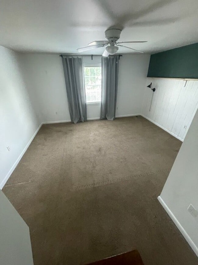 Building Photo - Clear Spring Apartment