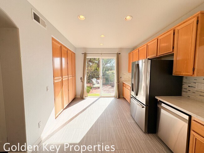 Building Photo - Welcome to this stunning home located in the desirable Rancho Carrillo neighborhood of Carlsbad!