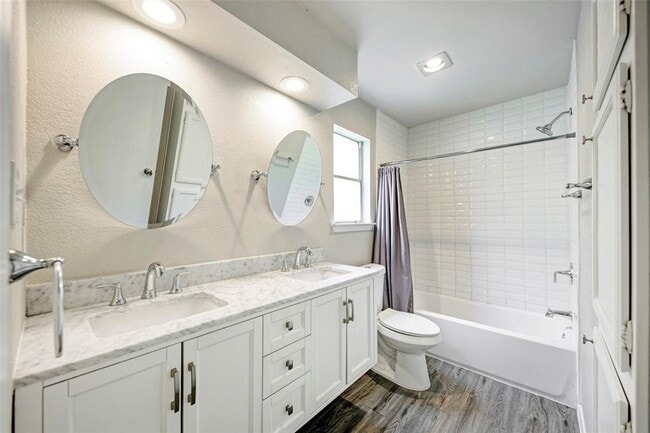 Building Photo - 2106 Nickerson St