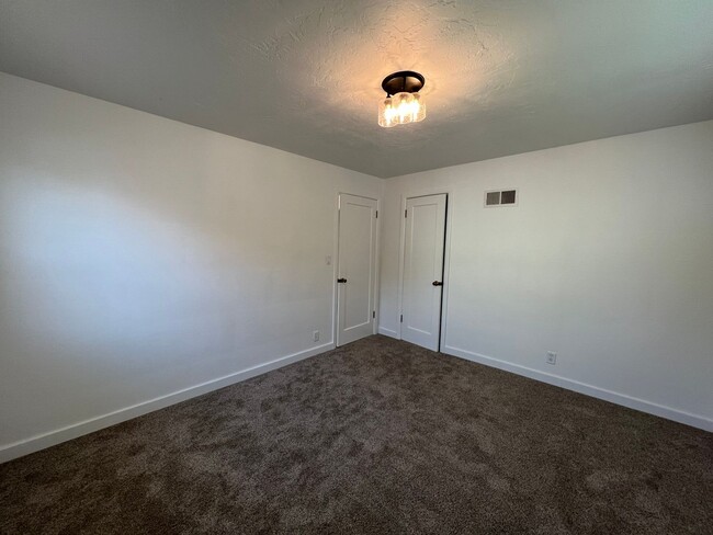 Building Photo - 545be