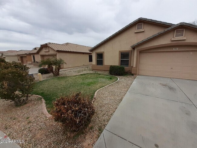 Building Photo - 9313 Olla Ave