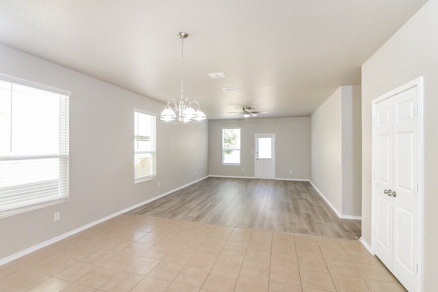 Building Photo - 7811 Paraiso Crest