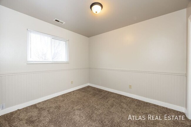 Building Photo - 1809 Eagle View Dr