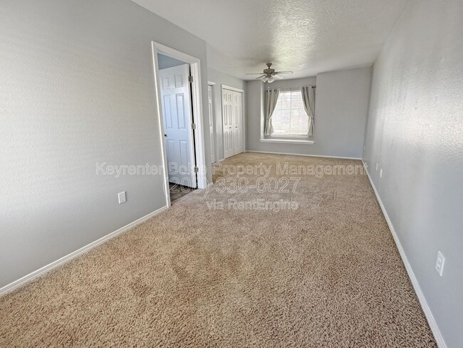 Building Photo - 534 Seasons Ct