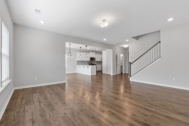 Building Photo - Easy Living in North Creek Village!