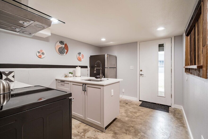 Building Photo - 1616 NW Northrup St