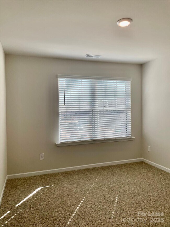 Building Photo - 403 Wescott St