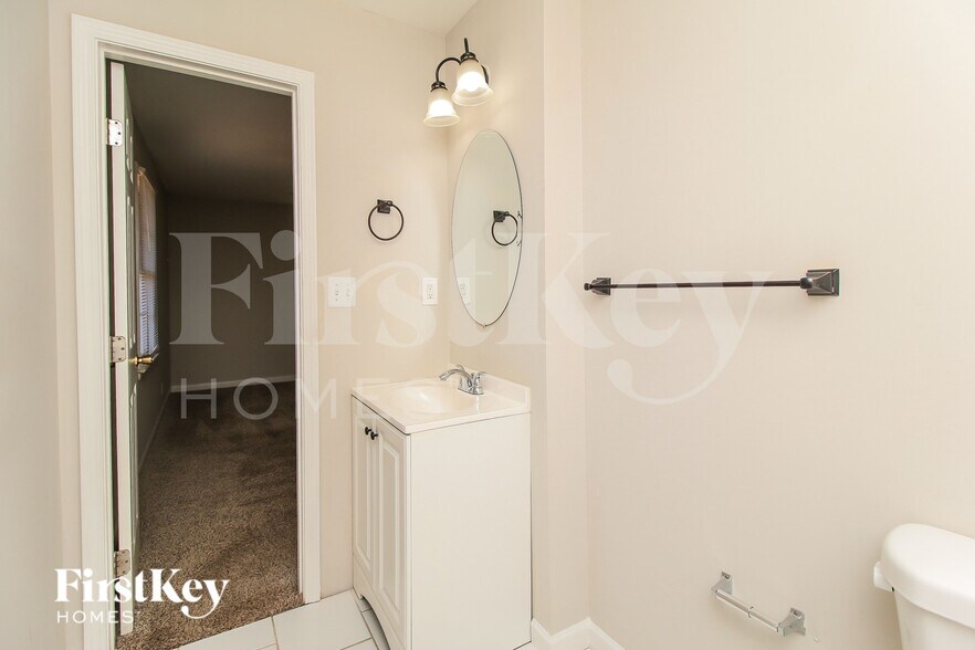 Building Photo - 2030 Chestnut Hill Cir