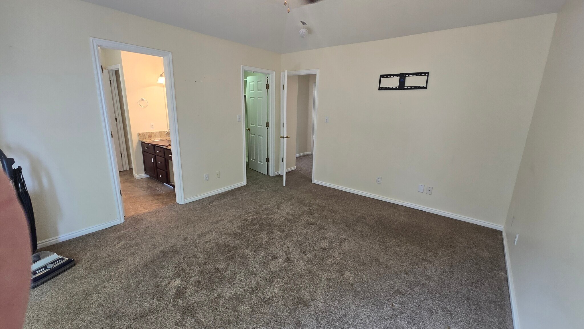 Building Photo - 1117 E 200 S