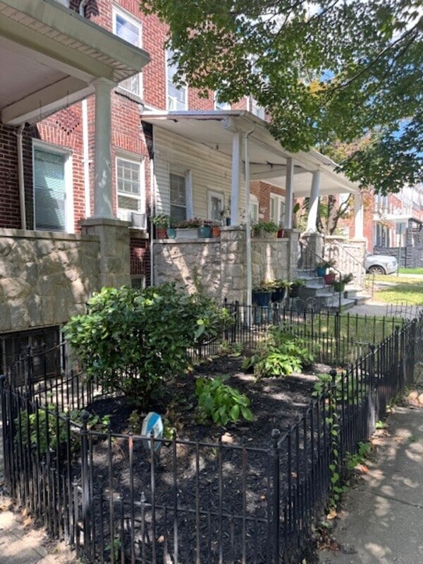 Building Photo - 2216 Whittier Ave